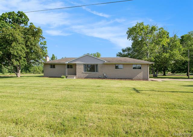 front view picture of 12105 Hegel Road, Goodrich, MI. 48438