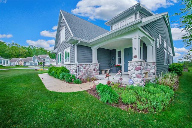front view picture of 300 Morning Walk Path, Benton Harbor, MI. 49022