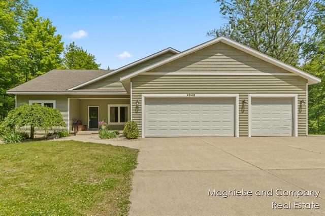 front view picture of 4349 Walter Road, Wayland, MI. 49348