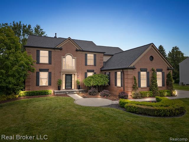 front view picture of 7235 Goldenrod Court, Brighton, MI. 48116
