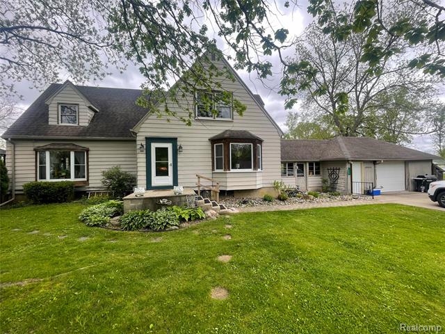 front view picture of 1264 Brabbs Street, Burton, MI. 48509
