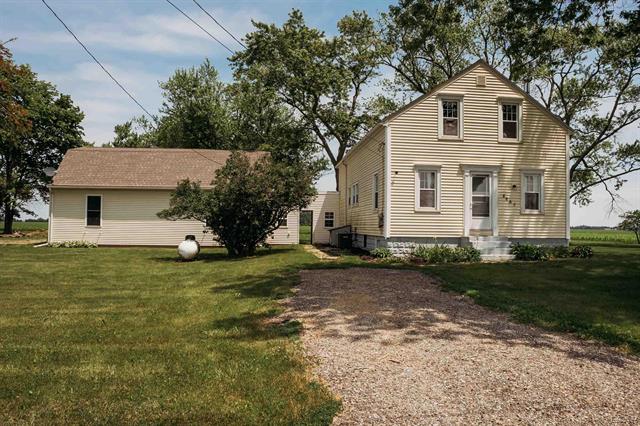 front view picture of 8667 Thompson Highway, Blissfield, MI. 49228