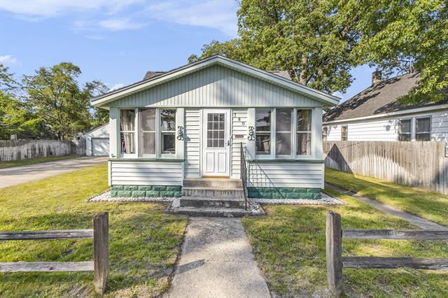 front view picture of 780 Louis Avenue, Muskegon, MI. 49441
