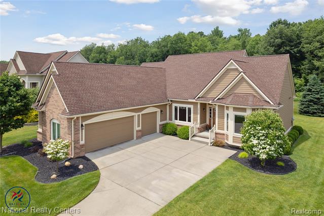 front view picture of 10727 Bouldercrest Drive, South Lyon, MI. 48178