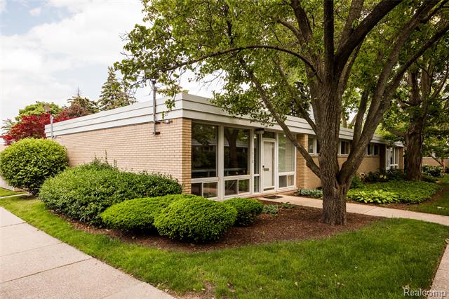 front view picture of 1510 Chateaufort, Detroit, MI. 48207