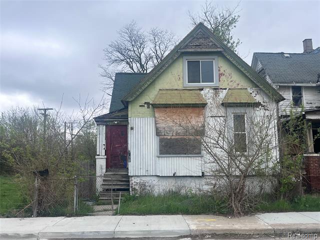 front view picture of 3420 Buchanan Street, Detroit, MI. 48208