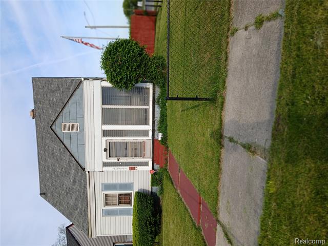 front view picture of 20527 Greeley Street, Highland Park, MI. 48203