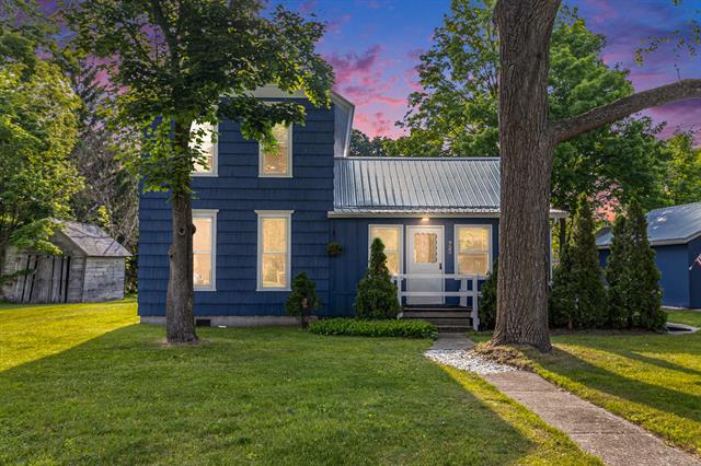 front view picture of 922 Marion Avenue, Big Rapids, MI. 49307