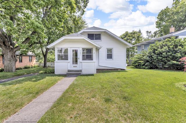 front view picture of 741 Lawrence Street, Jackson, MI. 49203