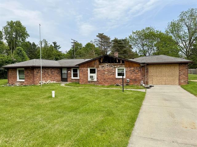 front view picture of 42 Sterling Drive, Lapeer, MI. 48446