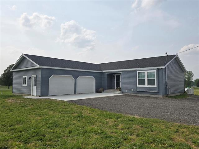 front view picture of 4975 E Bennington Road, Durand, MI. 48429