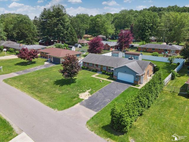 front view picture of 1115 Birchwood Drive, Temperance, MI. 48182