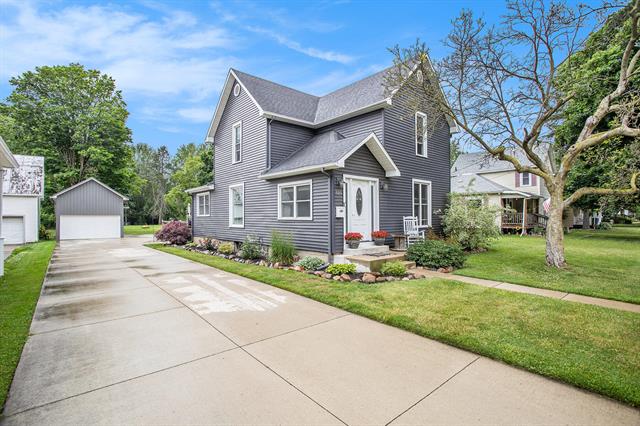 front view picture of 325 Marshall Street, Coldwater, MI. 49036
