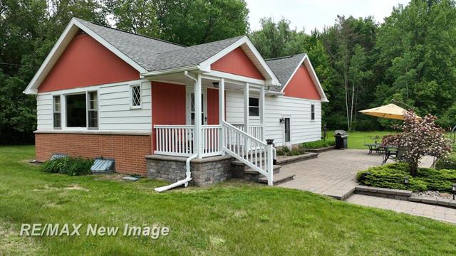 front view picture of 1372 Gabel Road, Saginaw, MI. 48601