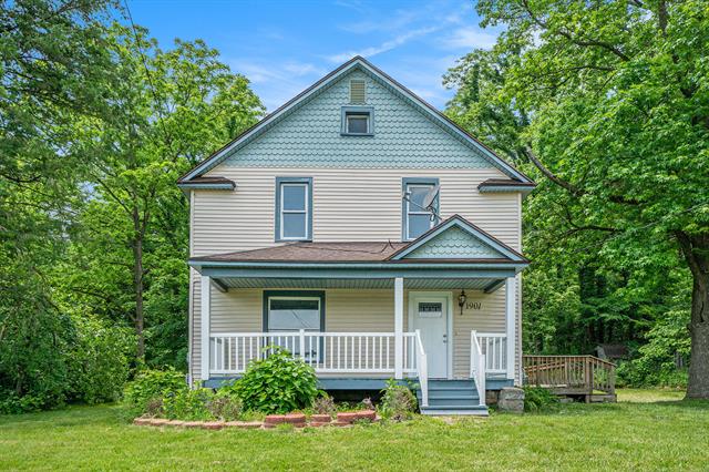 front view picture of 1901 Douglas Avenue, Kalamazoo, MI. 49007