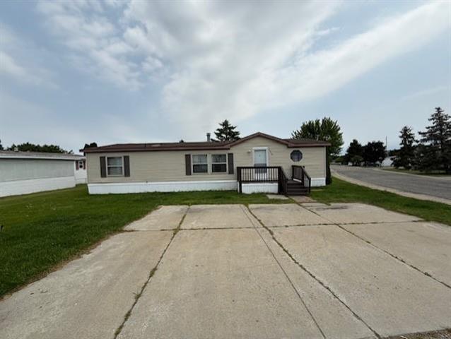 front view picture of 7372 Clans Street, Alma, MI. 48801