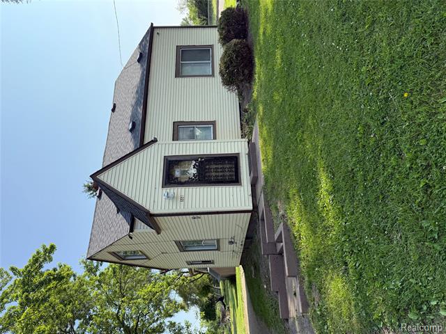 front view picture of 1226 E Princeton Avenue, Flint, MI. 48505