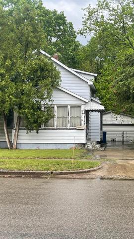 front view picture of 2216 Reynolds Street, Muskegon, MI. 49444