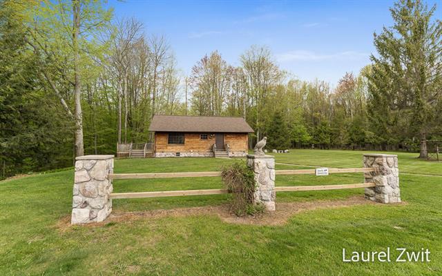 front view picture of 1442 W Tyler Road, Hart, MI. 49420