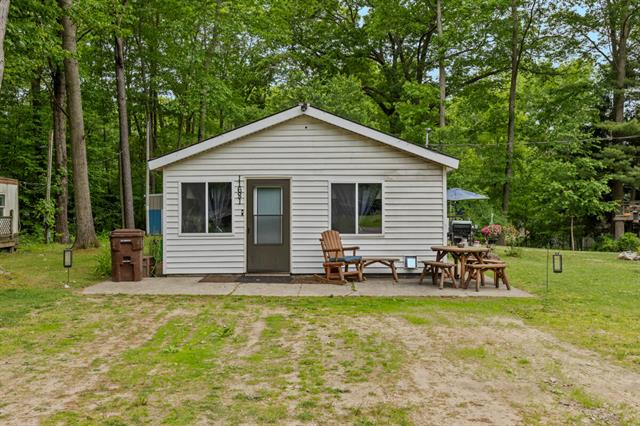 front view picture of 11681 Heron Drive, Lakeview, MI. 48850