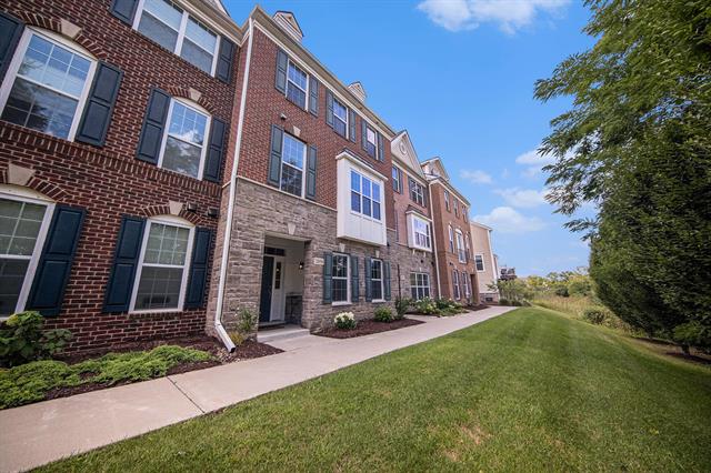 front view picture of 2856 Ridington Rd., Ann Arbor, MI. 48105