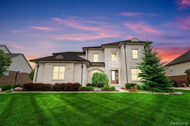 front view picture of 10611 Stoney Point Drive, South Lyon, MI. 48178
