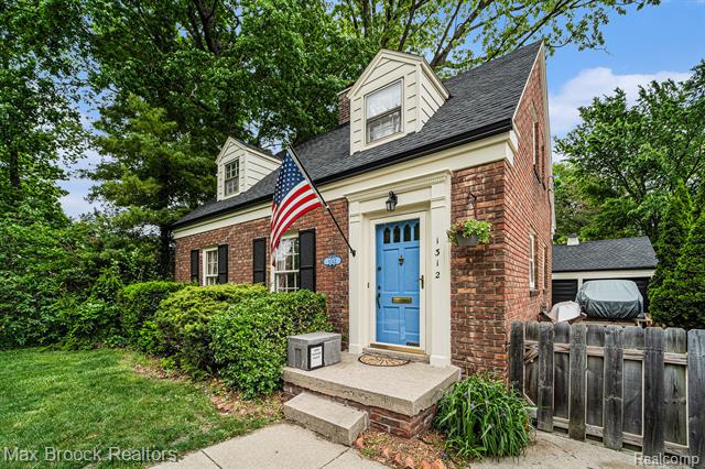 front view picture of 1312 Catalpa Drive, Royal Oak, MI. 48067