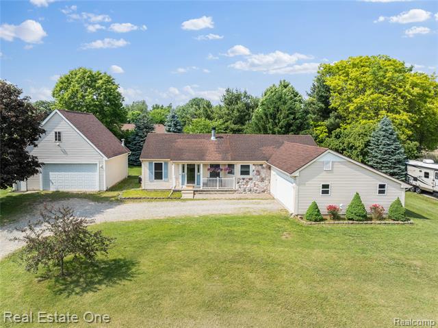 front view picture of 8907 Mccoll Side Road, Brighton, MI. 48116