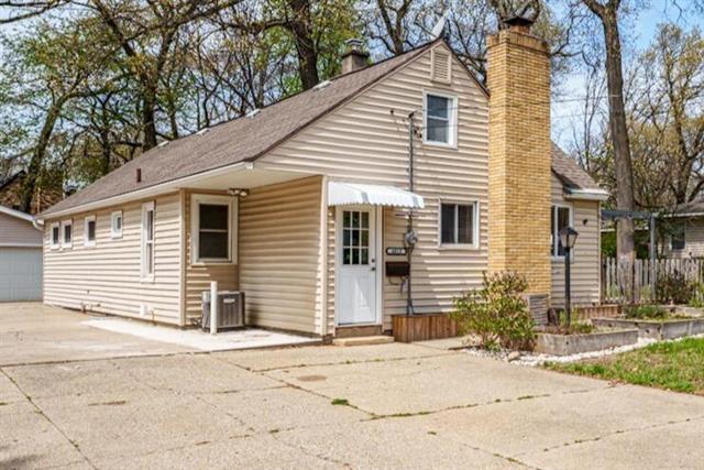 front view picture of 4015 Milan Avenue Sw, Wyoming, MI. 49509
