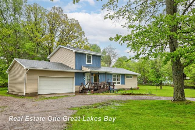 front view picture of 959 N Cass Avenue, Vassar, MI. 48768