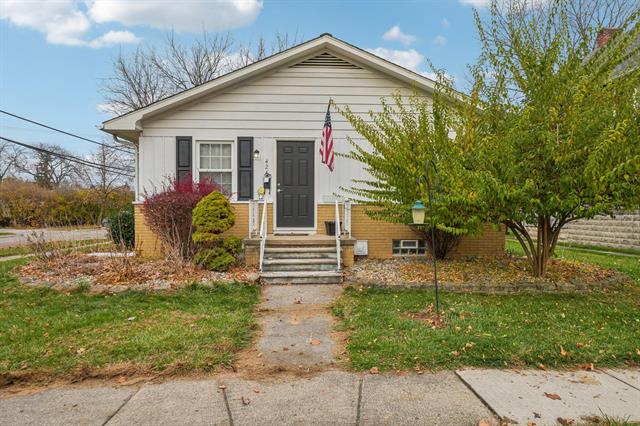 front view picture of 424 W 4Th Street, Monroe, MI. 48161