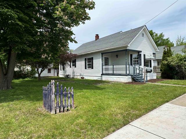 front view picture of 1422 Stanton, Bay City, MI. 48708