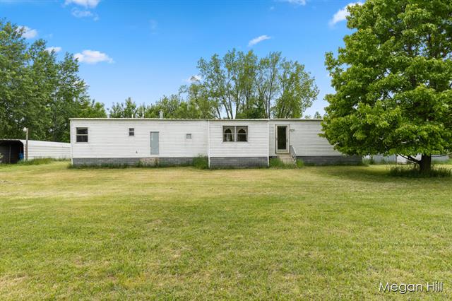 front view picture of 3570 109Th Avenue, Allegan, MI. 49010