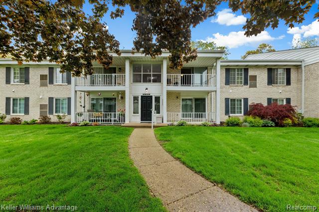 front view picture of 35980 Ann Arbor Trail, Livonia, MI. 48150