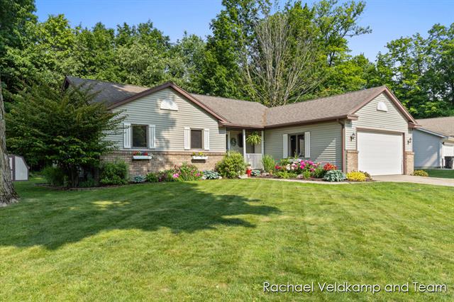 front view picture of 1579 Geddes Avenue Nw, Grand Rapids, MI. 49534
