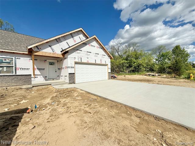 front view picture of 7056 Cambridge Drive, Flushing, MI. 48433