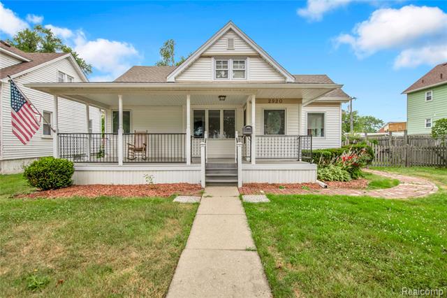 front view picture of 2920 4Th Street, Trenton, MI. 48183