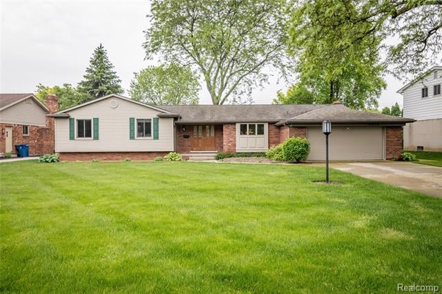 front view picture of 12950 Via Catherina Drive, Grand Blanc, MI. 48439