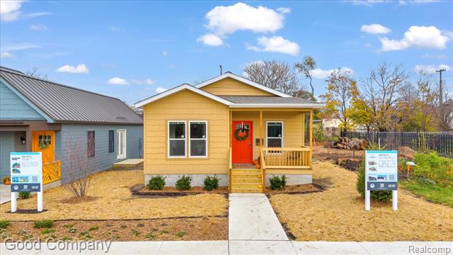 front view picture of 2826 16Th Street, Detroit, MI. 48216