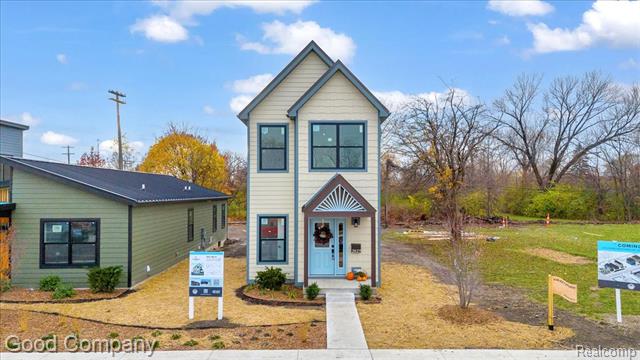 front view picture of 2827 16Th Street, Detroit, MI. 48216