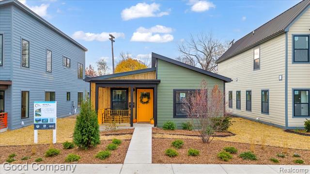 front view picture of 2819 16Th Street, Detroit, MI. 48216