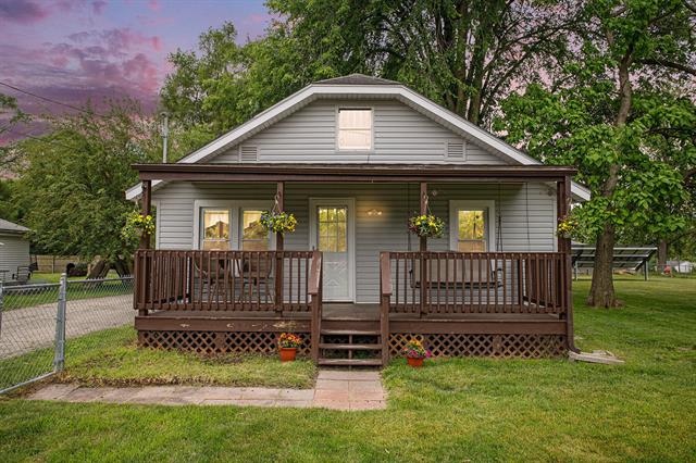 front view picture of 8464 E Michigan Avenue, Galesburg, MI. 49053