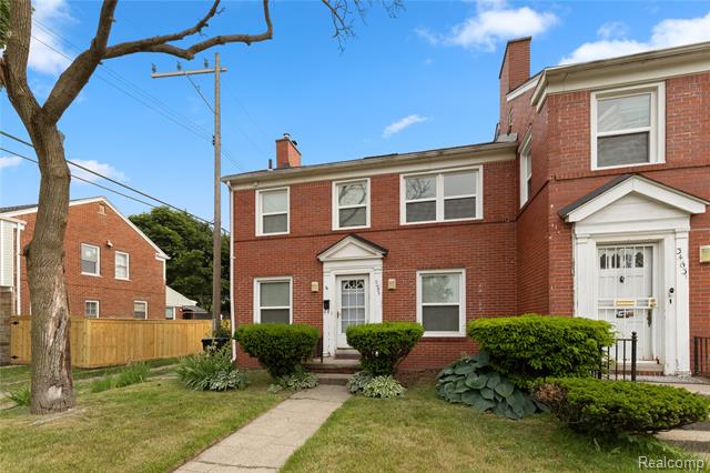 front view picture of 3455 Santa Maria Street, Detroit, MI. 48221