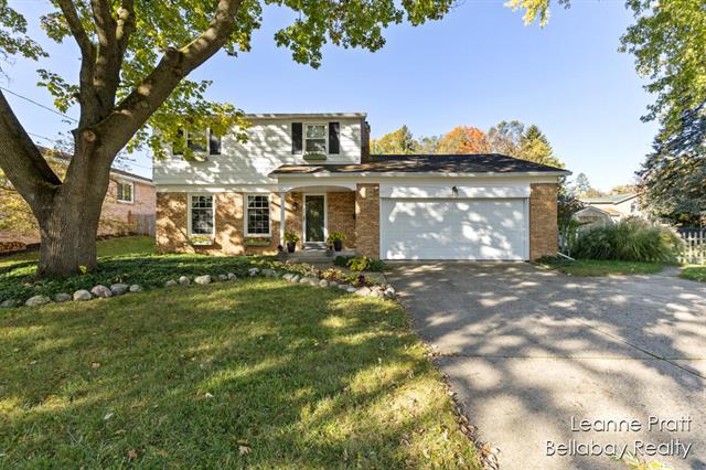 front view picture of 1212 N Hanover Street, Hastings, MI. 49058