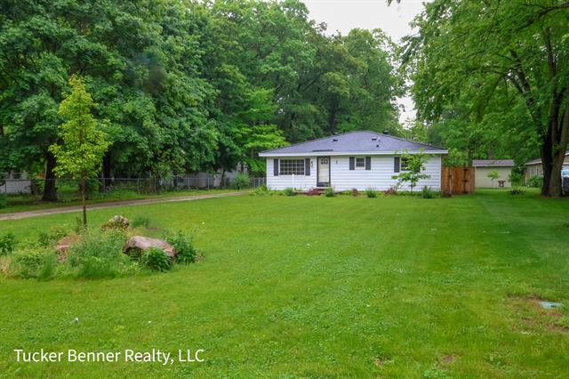 front view picture of 2465 James Avenue, Muskegon, MI. 49442