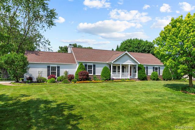 front view picture of 9076 Wildwood Lake Drive, Whitmore Lake, MI. 48189