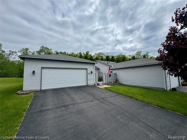 front view picture of 3101 E Telluride, Brighton, MI. 48114