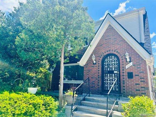 front view picture of 13310 Maiden Street, Detroit, MI. 48213