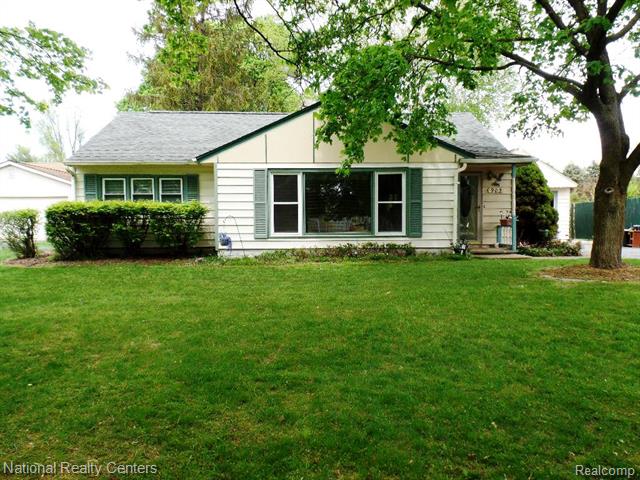 front view picture of 903 Burt Street, Tecumseh, MI. 49286