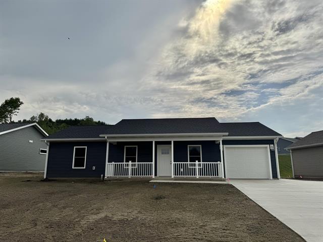 front view picture of 279 Aspen Hill Drive, Shelby, MI. 49455